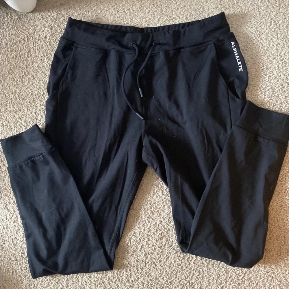 Alphalete premium v2 joggers